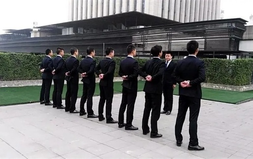 信阳信贷风险化解：老司机告诉你如何用合法手段保障资金安全